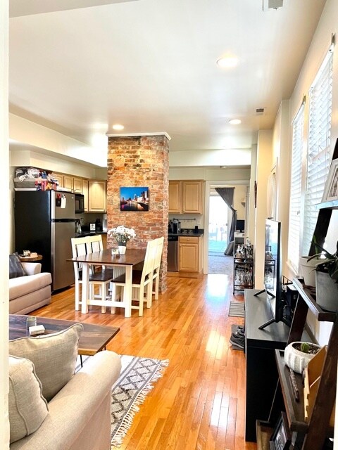 Open Living area - 1026 Paradrome St