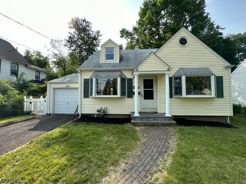 Primary Photo - 61 Center St
