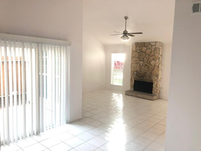 Building Photo - 5787 Easthampton Dr