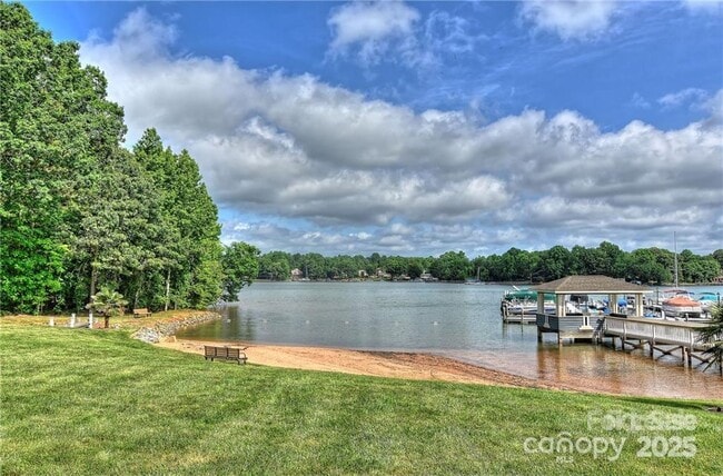 Building Photo - 2129 Regatta Ln