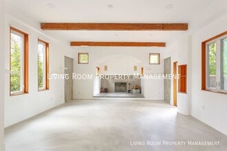 Building Photo - 8616 N Swenson St