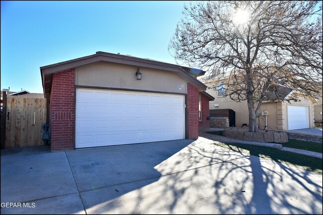 Building Photo - 3020 Tierra Mina Dr