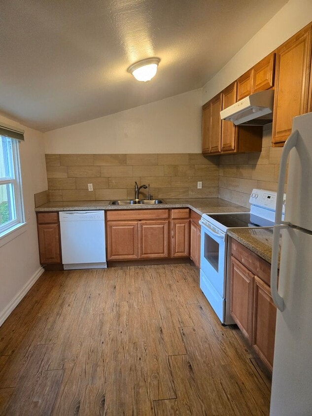 Foto del edificio - 300 Cherry Ave