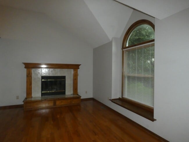 Building Photo - 6544 NW Gilly Rd