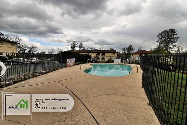 Building Photo - 333 Boulder Creek Dr