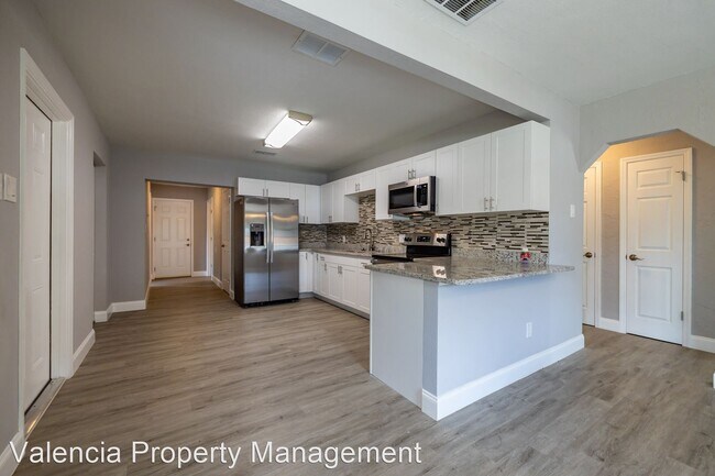 Foto del edificio - 3 br, 2 bath House - 1515 W. Lambright St.