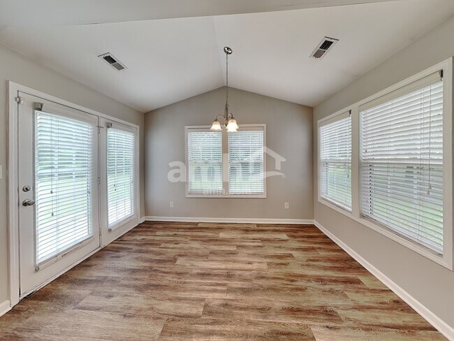 Foto del edificio - 3357 Hawick Commons Dr