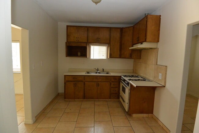 Building Photo - NW Home