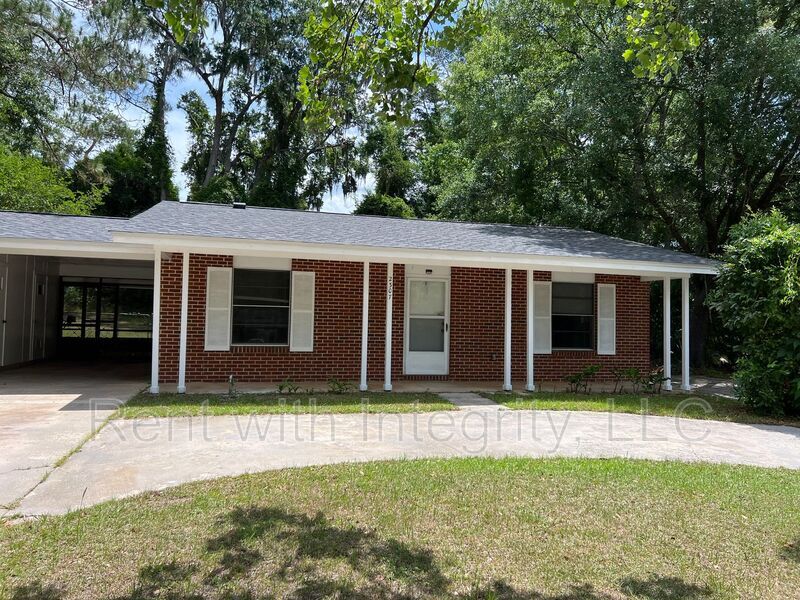 Foto principal - 2307 Alder Dr