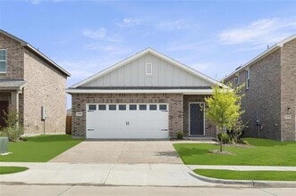 Building Photo - 4411 Marsh Hawk Dr