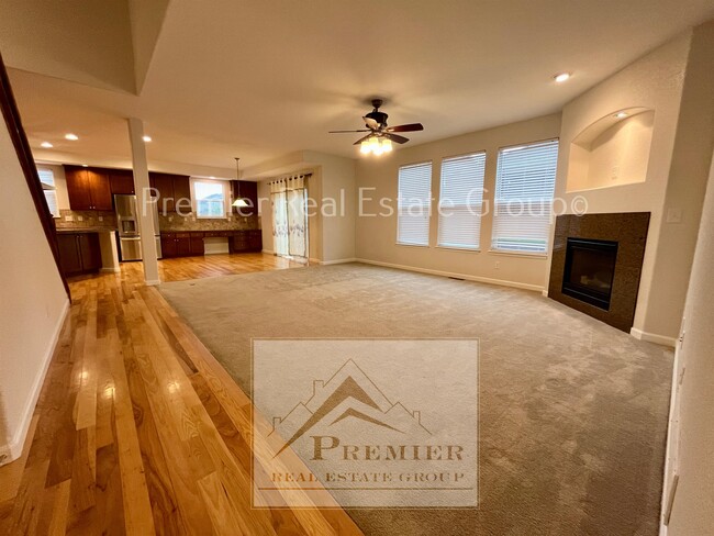 Building Photo - 5852 Revelstoke Dr