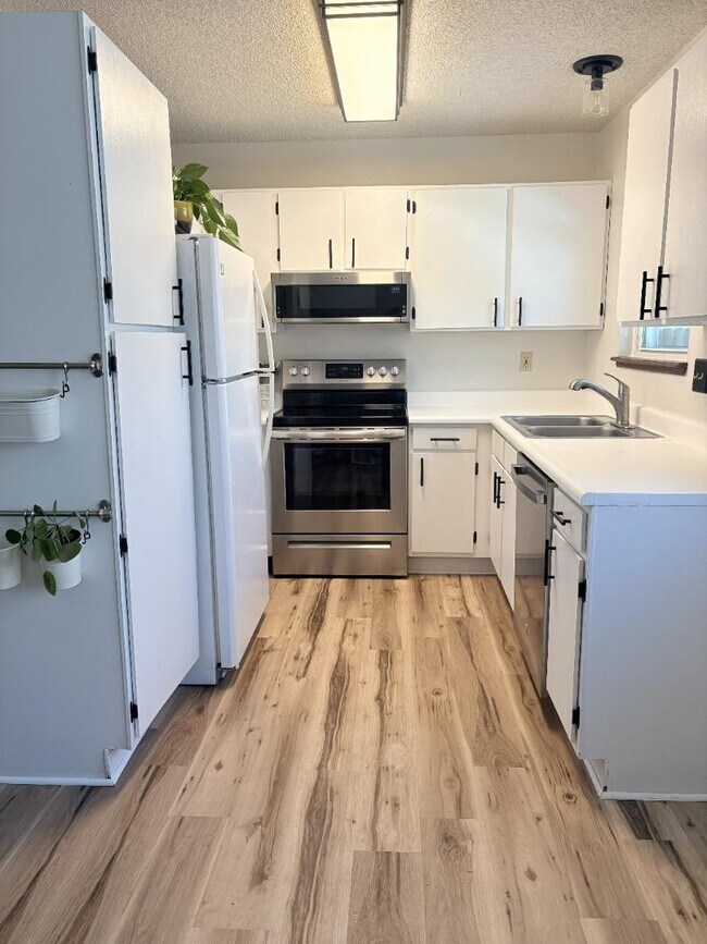 Building Photo - 2740 Nightstar Ct