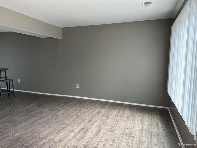 Building Photo - 1329 Laurel Valley Dr