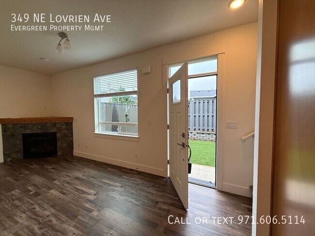 Building Photo - 349 NE Lovrien Ave