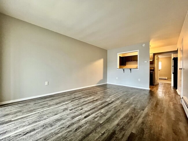 Building Photo - 508 Woodridge St NE