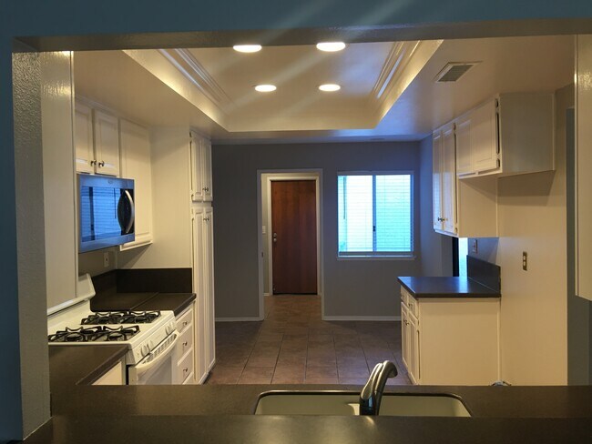 Building Photo - 2563 Pirate Cove