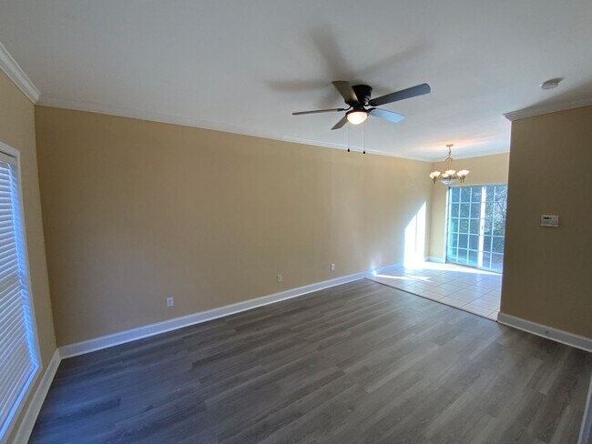 Building Photo - Byram Oaks Properties