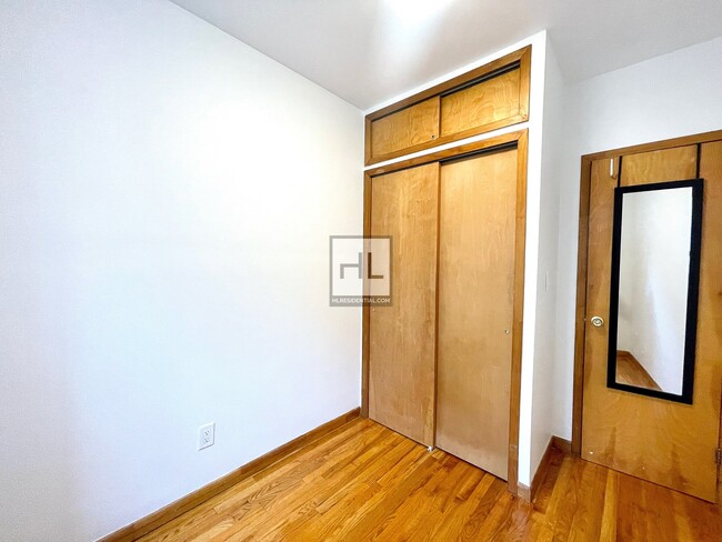 Building Photo - Freshly renovated 2 Bed | East 9th Street