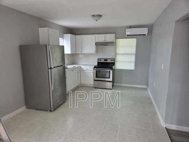 Foto del edificio - 1141 W Acacia Ave
