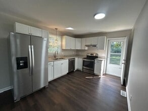 Building Photo - 137 Pisgah Dr