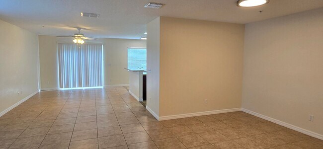 Foto del edificio - 3/2 One Car Garage Town Home in Meadow Woo...