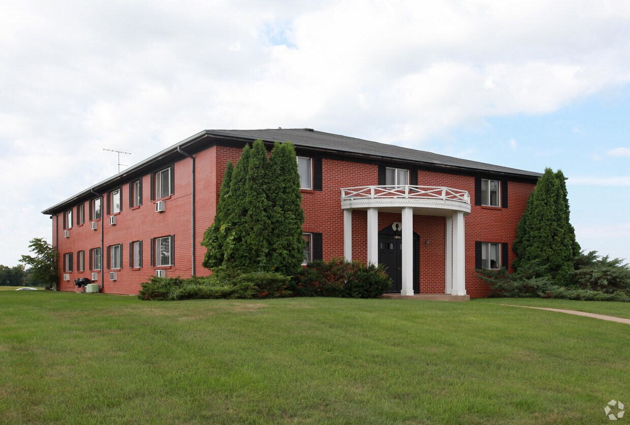 1096 8th St, New Richmond, WI 54017 Apartments in New Richmond, WI
