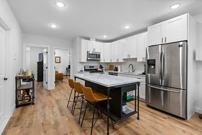 Building Photo - 71 Beacon Ave