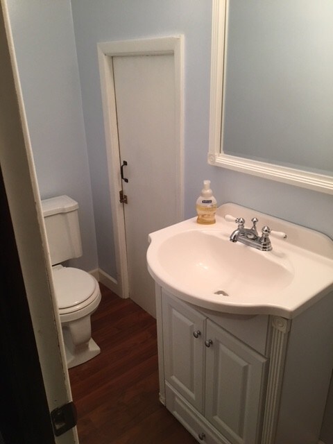 1/2 Bath - 31623 N Marginal Dr