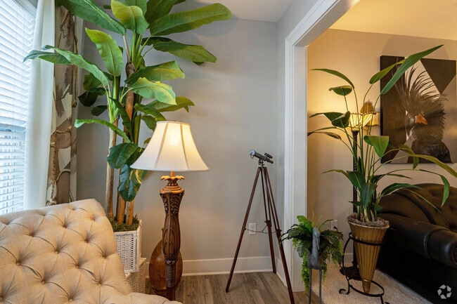2BR, 2BA - The Veranda at Market Commons