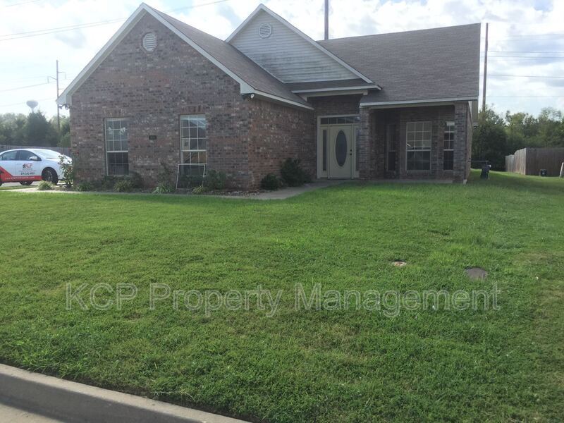 7826 Huntington Way, Fort Smith, AR 72916 House for Rent in Fort