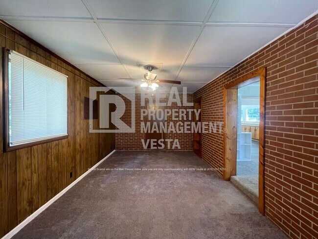 Building Photo - 3356 Tamplin Terrace