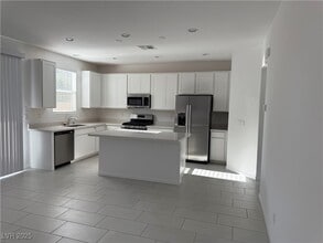 Building Photo - 10233 S Ullom Dr