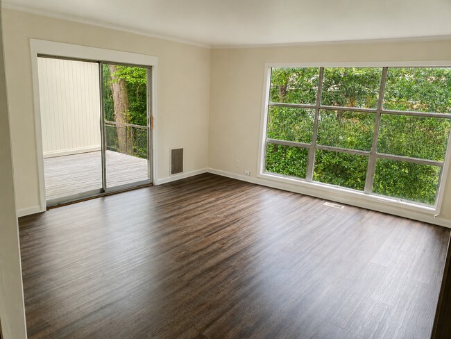 Foto del edificio - 2141 Ingleside Ave