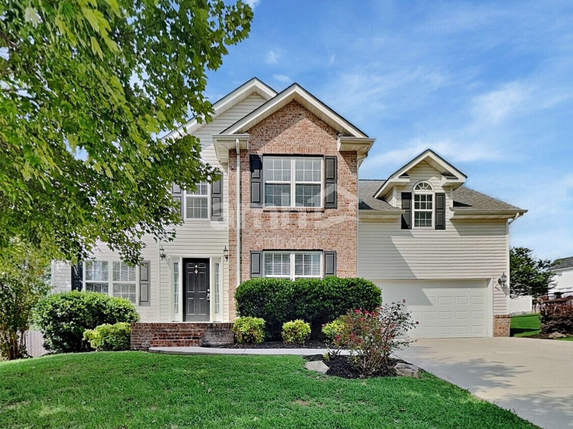 Foto principal - 4643 Aylesbury Dr