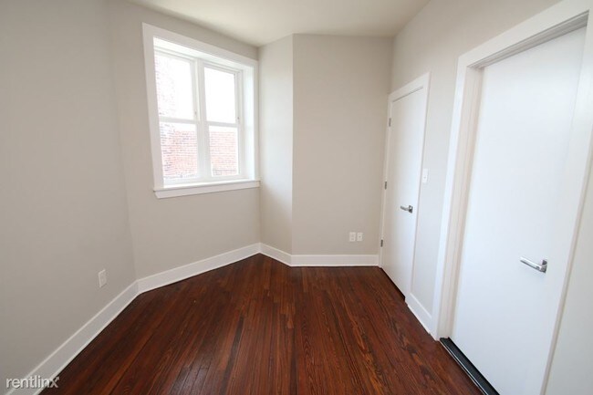 Building Photo - 400 S 45th St