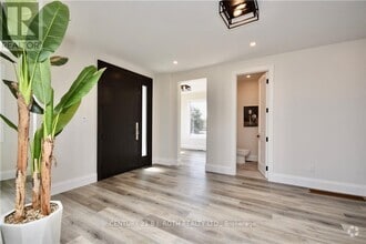 Building Photo - 1411 Maple Way