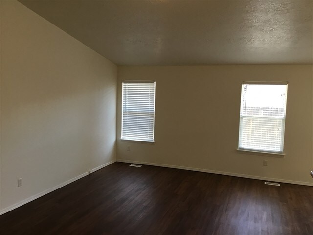 Foto del edificio - 6736 N Duncan