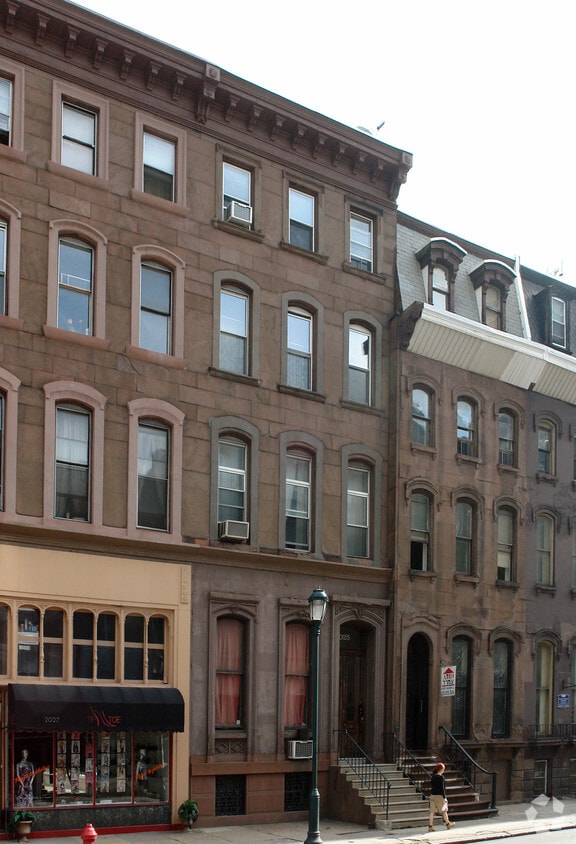 Building Photo - 2025 Walnut St