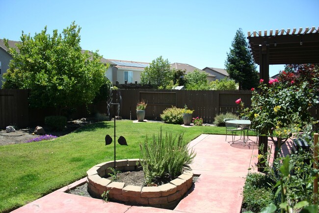 Building Photo - 248 Lanton Ct