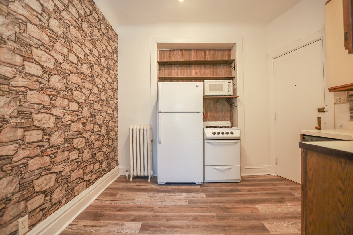 Primary Photo - 3524 N Wilton Ave
