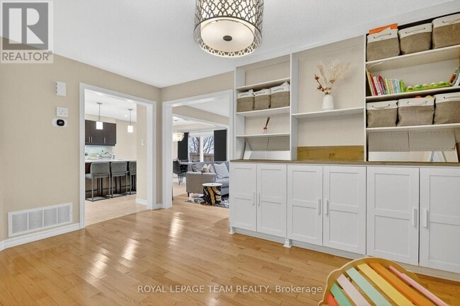 Building Photo - 317 Gallantry Way