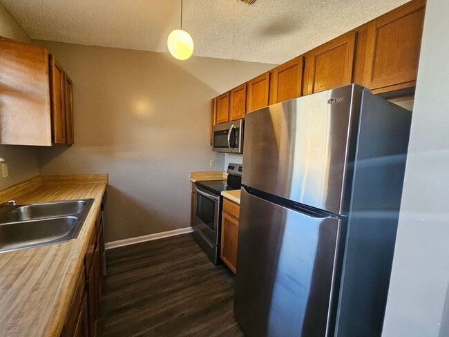 Foto del edificio - $1150 - 2/2 - Jefferson Square has received a new fresh look.