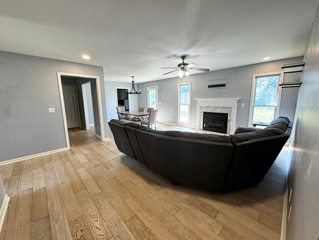 Foto del edificio - 181 Saddlebrook Way