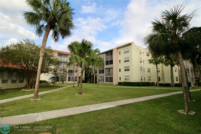 Foto del edificio - 1830 N Lauderdale Ave