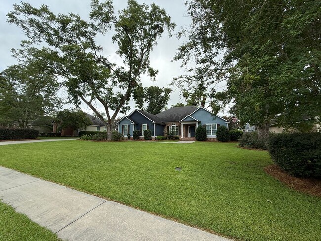 Building Photo - Spacious 4 bed 3 bath Home in Grove Point!
