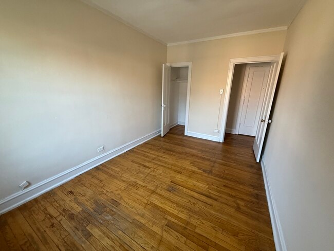 Building Photo - 2111 Grove Ave
