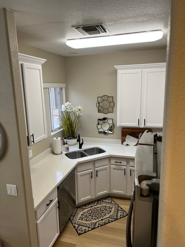 Upgraded kitchen - 6535 E Superstition Springs Blvd