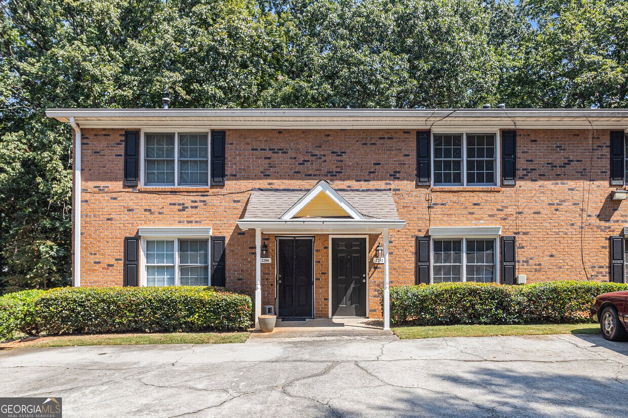 Primary Photo - 2202 Highpoint Rd