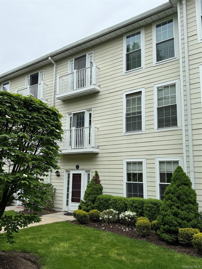 Building Photo - 31 Greenridge Ave