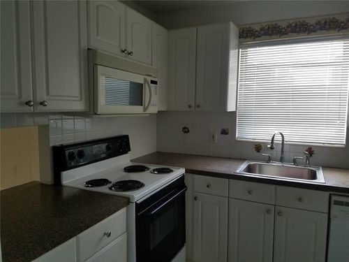 Foto del edificio - 16410 Miami Dr